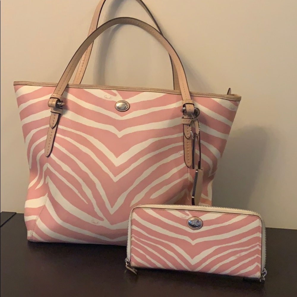 Oldie but goodie coach purse -